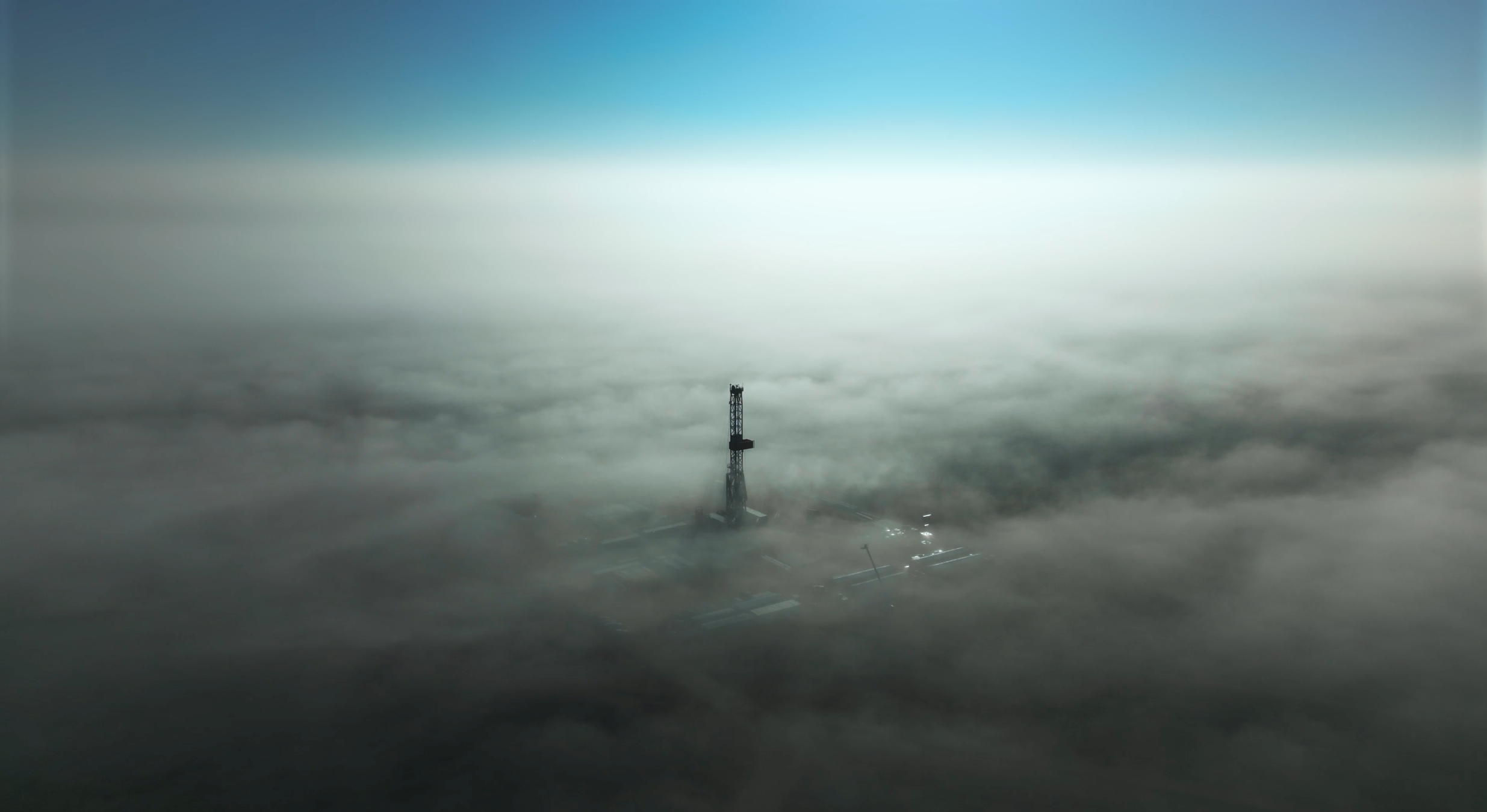 Land rig against a blue sky 