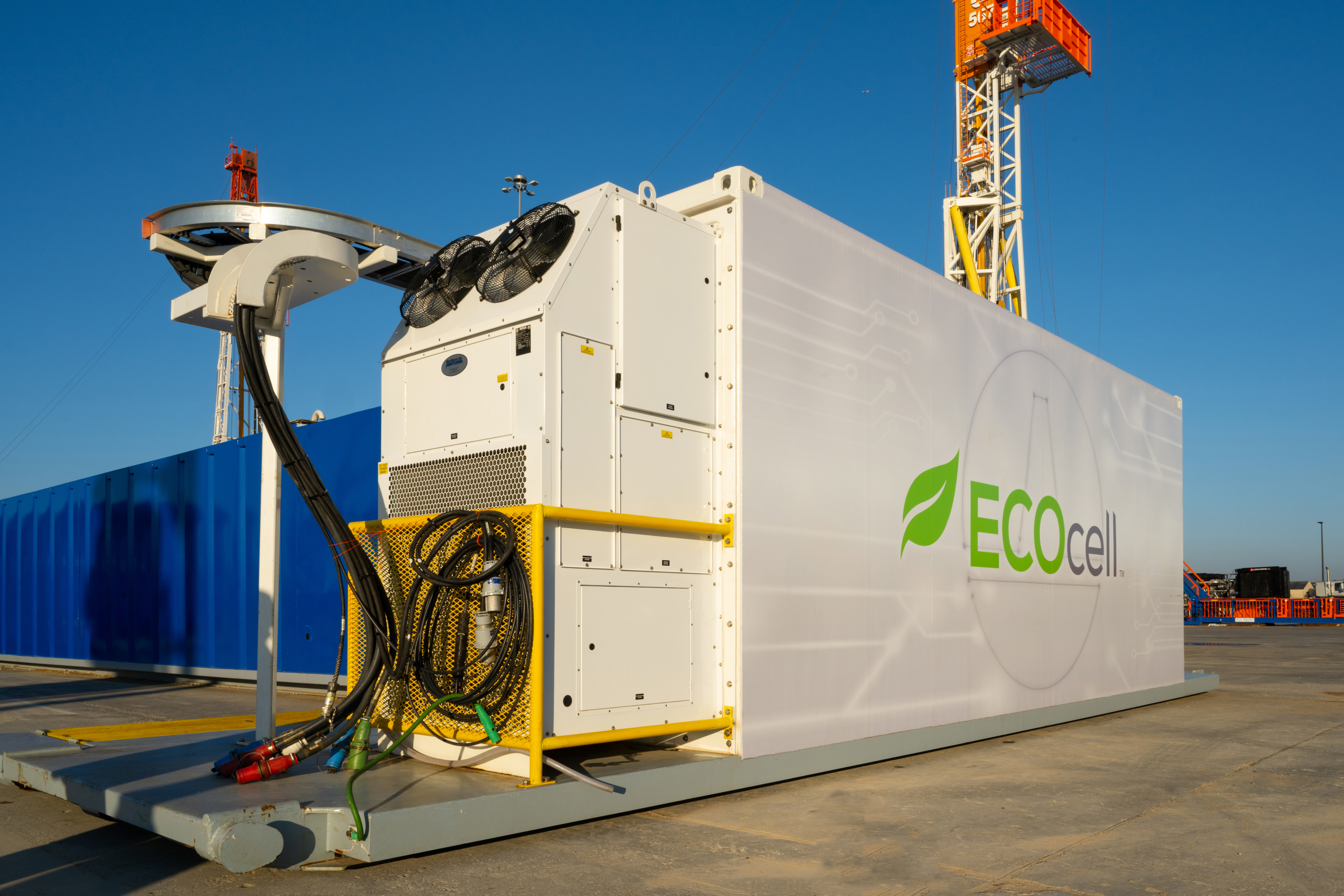 eco-cell in the middle of a land rig
